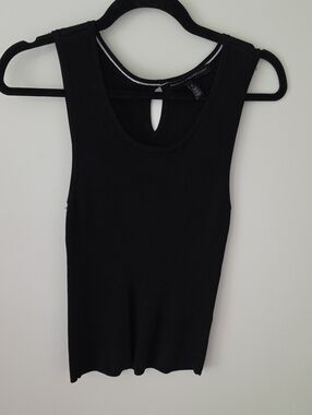 White House Black Market Black Ribbed Keyhole Tank